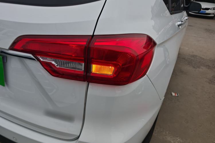 Used Haval M6 2019 1.5T Manual Two-Wheel Drive Urban Version China VI Standard
