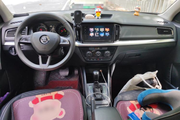 Used Skoda Kamiq 2020 1.5L Automatic Comfort Edition Center Console