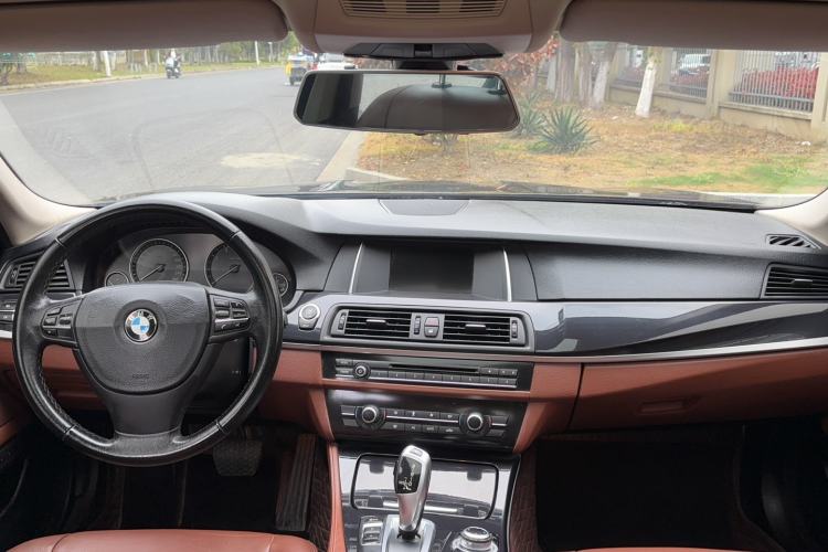 Used BMW 5 Series 2014 520Li Elegant Model
