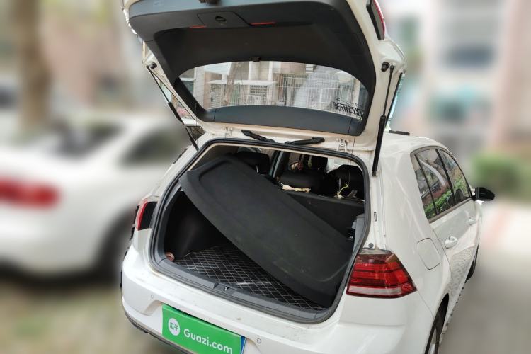 Used Volkswagen Golf 2018 1.6L Automatic Fashion Model
