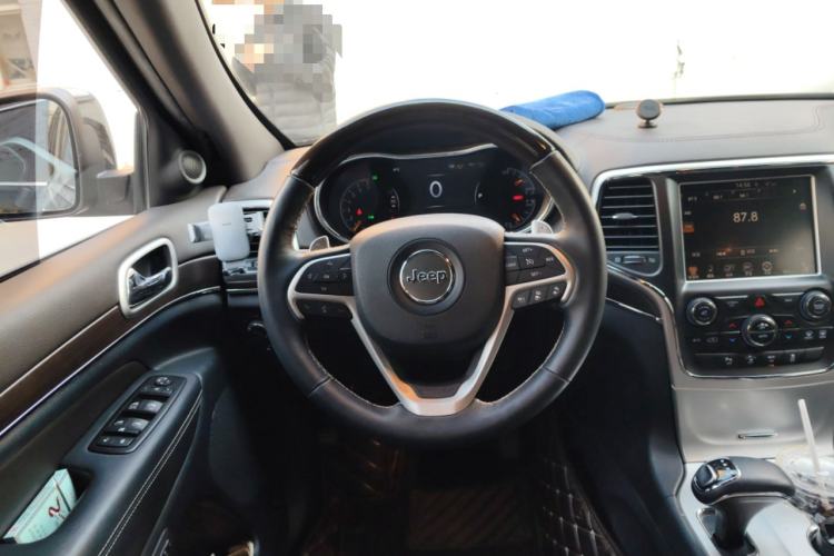 Used Jeep Grand Cherokee 2015 3.6L Luxury Navigation Edition
