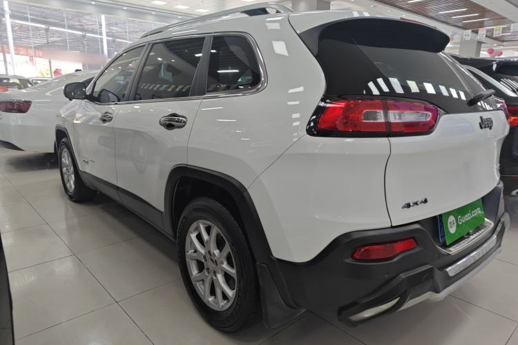Used Jeep Cherokee 2016 2.4L Professional Edition
