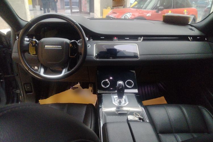 Used Land Rover Range Evoque 2020 249 PS R-DYNAMIC SE Sport Technology Edition Center Console