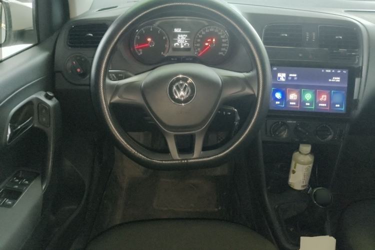 Used Volkswagen Polo 2016 1.4L Manual Fashion Model Steering Wheel