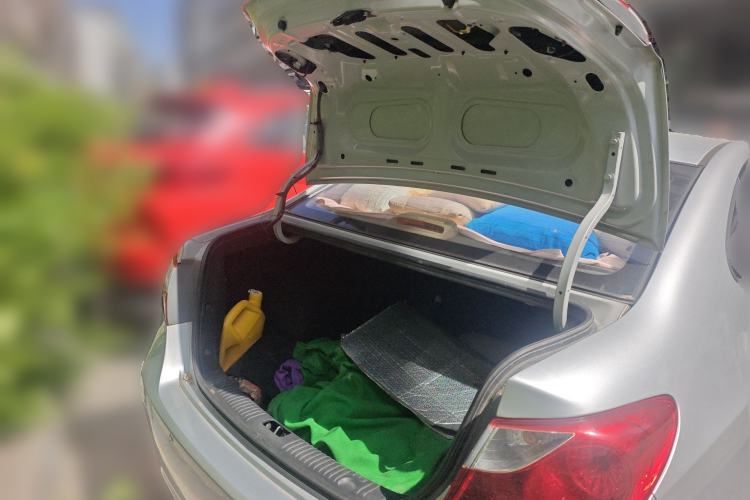 Used Hyundai Celesta 2011 1.6L Manual Comfort Edition Trunk