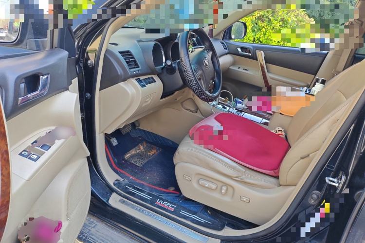 Used Toyota Highlander 2011 2.7L Two-Wheel Drive 7-Seater Luxury Edition
