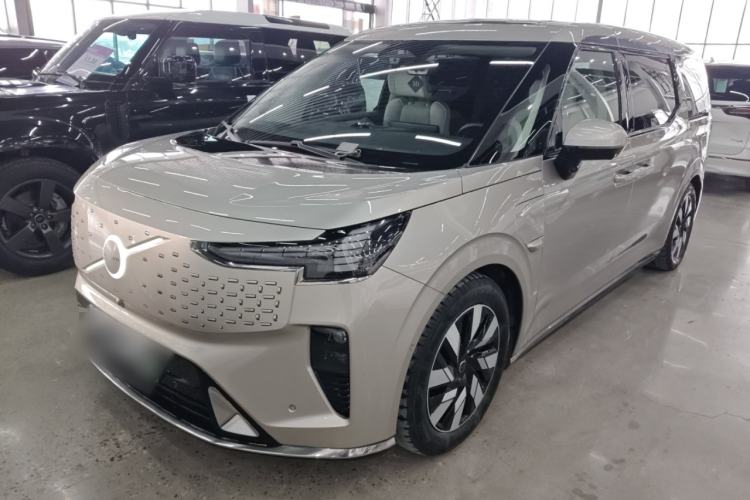 Used Volvo EM90 2025 Ultra Six-Seater