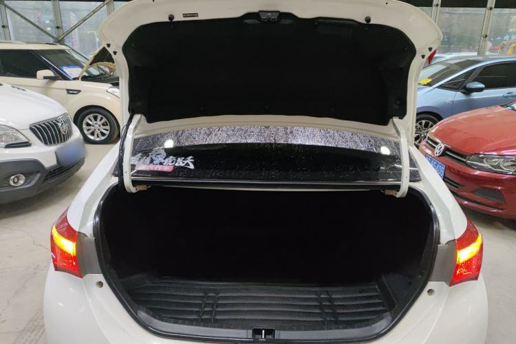 Used Toyota Corolla 2014 1.6L CVT GL-i Trunk