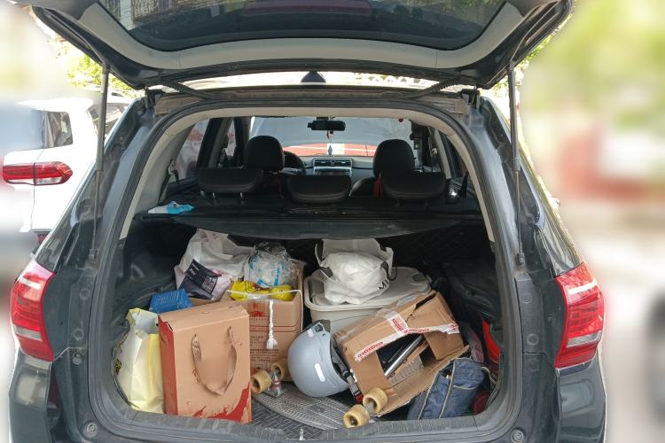 Used Haval H6 2016 Upgraded Model 1.5T Automatic Two-Wheel Drive Elite Version Trunk