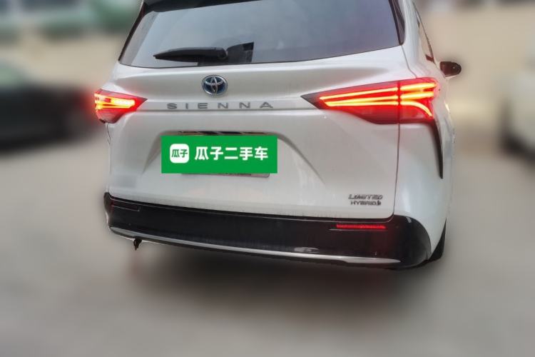 Used Toyota SIENNA 2021 2.5L Hybrid Premium Edition