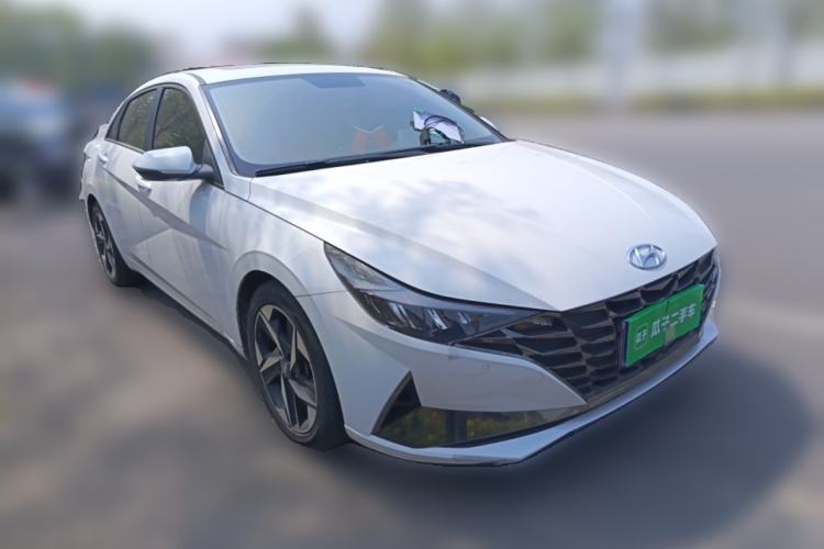 Used Hyundai Elantra 2022 1.5L CVT GLX Elite Edition Front Right 45 Deg