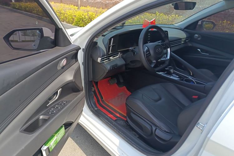 Used Hyundai Elantra 2022 1.5L CVT GLX Elite Edition Driver Seat