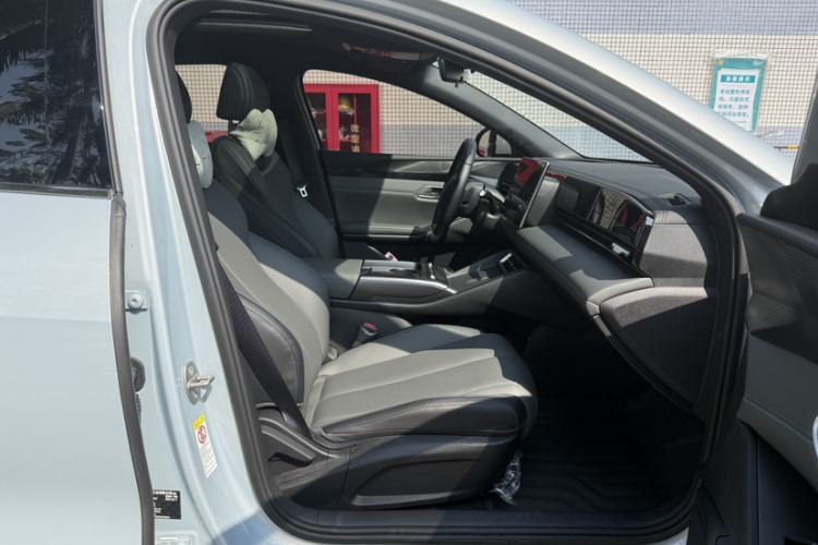 Used BYD Qin L 2025 EV 470KM Leading Edition Right Front Seat