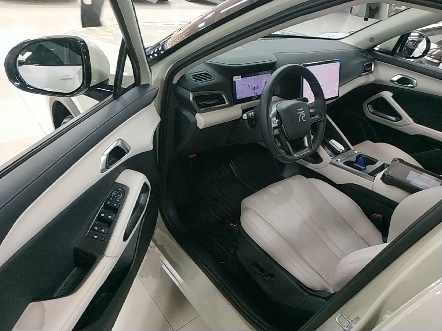 BYD Yuan UP 2025 Intelligent Driving Version 401 km Leading Edition — снимка 18