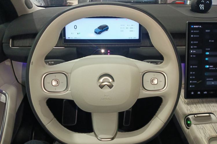 Used Nio ES7 2022 75 kWh Steering Wheel