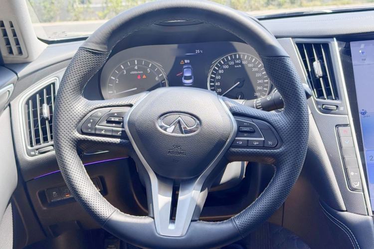 Used Infiniti Q50L 2018 2.0T Enjoyment Version China VI Standard
