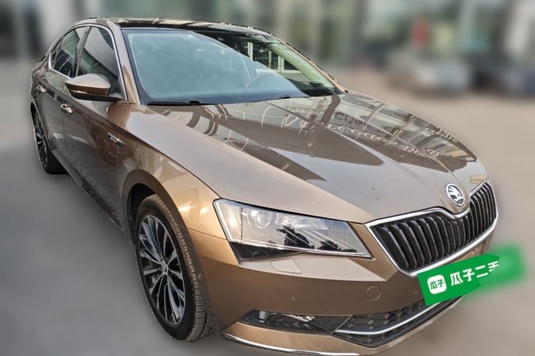 Used Skoda Superb 2016 TSI380 DSG Prestige Edition Front Right 45 Deg