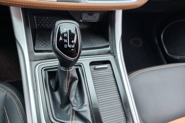 Used Geely Auto Vision X6 2019 1.4T CVT 4G Connected Luxury Version China VI Standard
