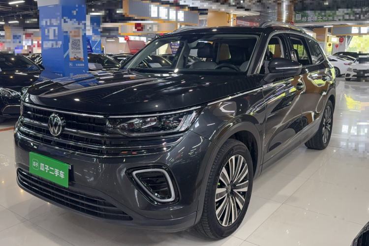 Used Volkswagen Tavendor 2023 330TSI Luxury Touring Edition