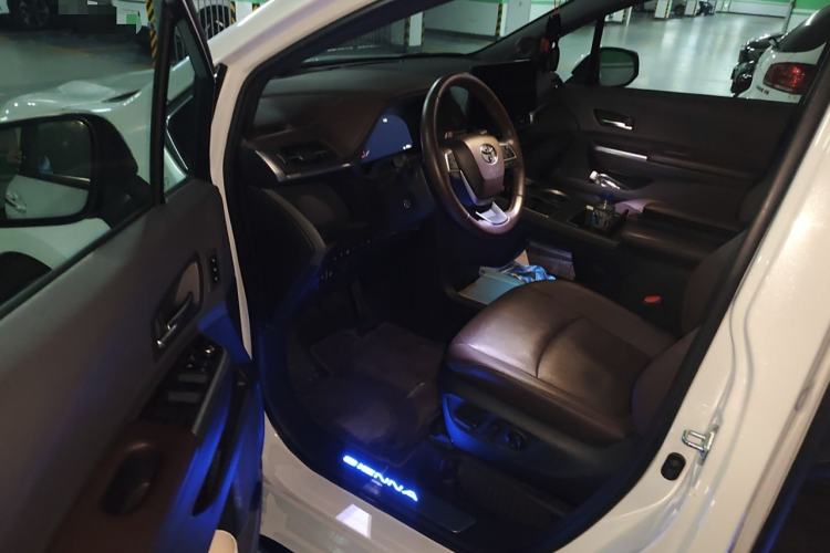 Used Toyota SIENNA 2021 2.5L Hybrid Platinum Edition Driver Seat