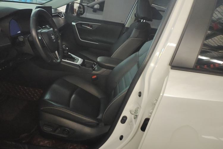 Used Toyota RAV4 2023 2.0L CVT Two-Wheel Drive Fashion Plus Edition