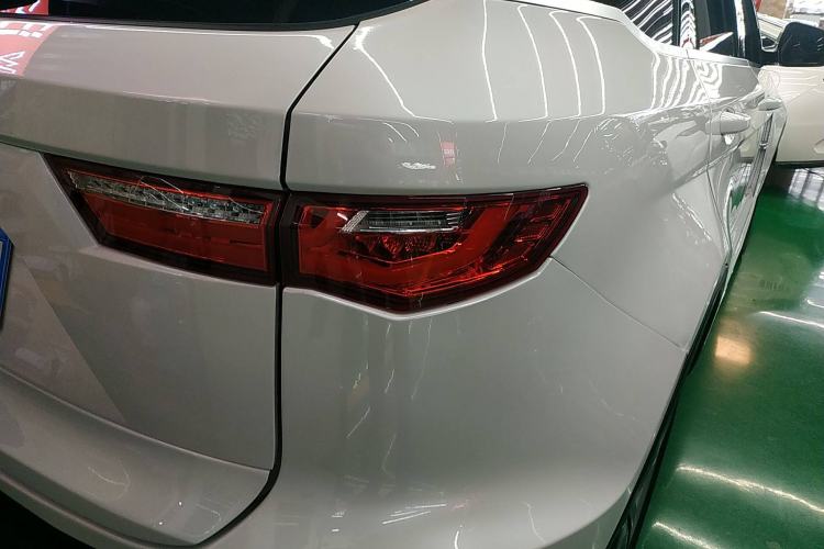 Used Zotye T700 2017 1.8T Dual-Clutch Luxury Model
