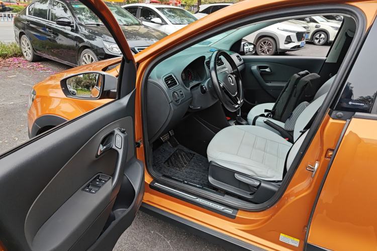 Used Volkswagen Polo 2014 1.6L Cross Polo Automatic
