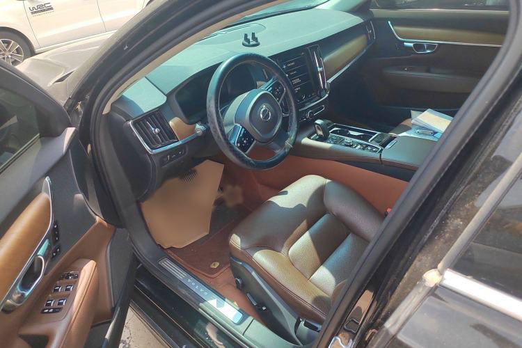 Used Volvo S90 New Energy 2020 T8 e-Drive Hybrid – Zhiyi Luxury Edition Interior 2