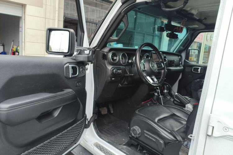 Used Jeep Gladiator 2022 3.6L Pioneer Edition Driver Seat