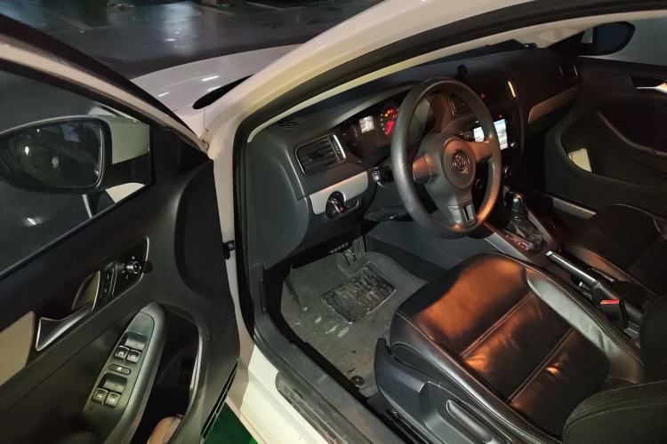 Used Volkswagen Sagitar 2012 1.6L Automatic Comfort Edition Driver Seat