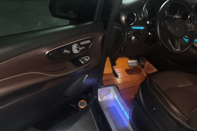 Used Mercedes-Benz V-Class 2022 V 260 L Long-wheelbase Luxury Edition Driver Seat