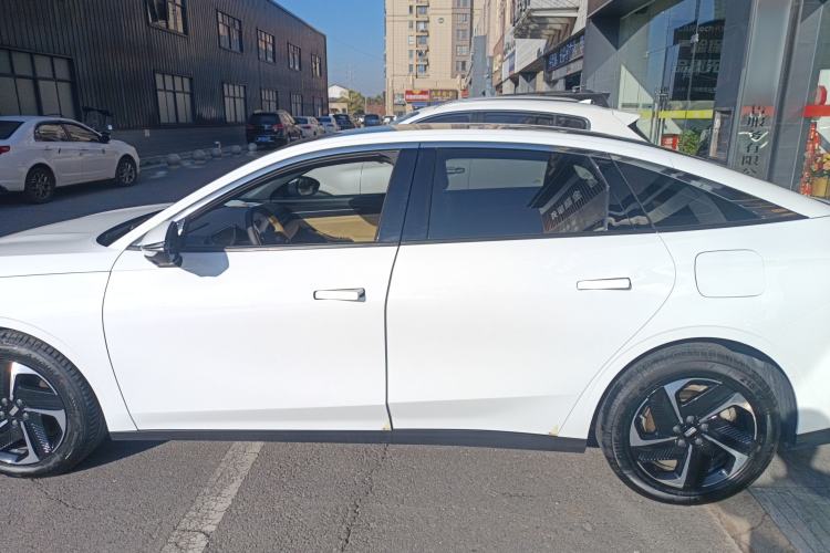 Used Geely Galaxy L6 2023 125km MAX
