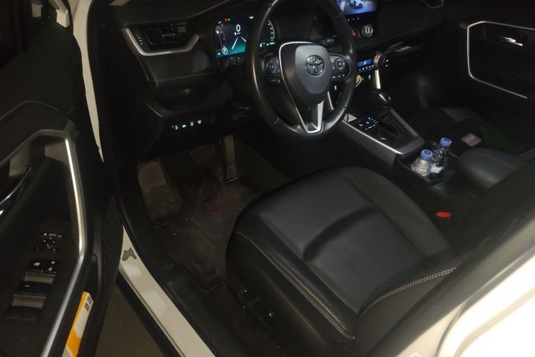 Used Toyota RAV4 2023 2.0L CVT Two-Wheel Drive Fashion Plus Edition Driver Seat