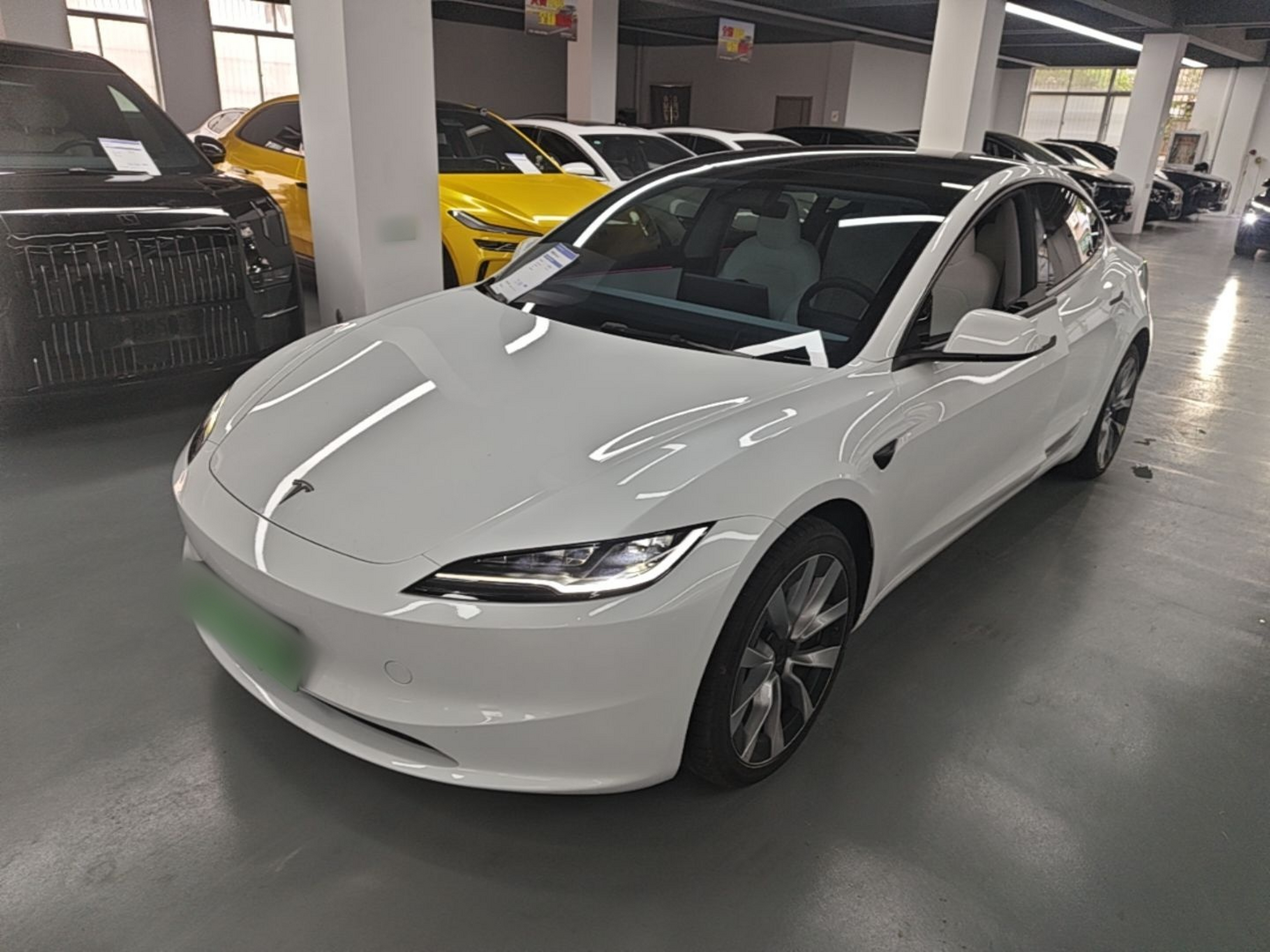 Unter der Vorderseite des Autos