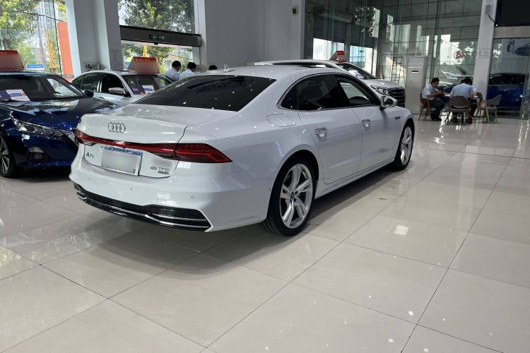 Used Audi A7L 2024 45TFSI quattro S-line Visionary Edition Flow Crystal Package
