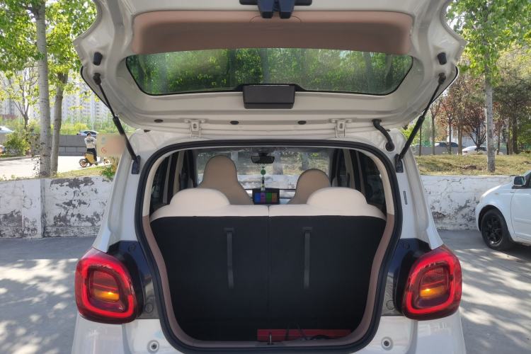 Used Wuling Hongguang MINIEV 2025 Four-Door Version Advanced Edition Trunk