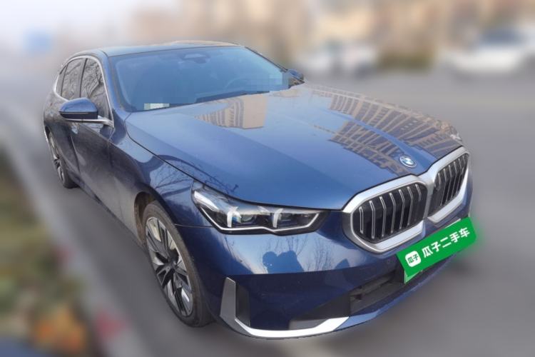 Used BMW i5 2024 eDrive 35L Prestige Luxury Package Front Right 45 Deg