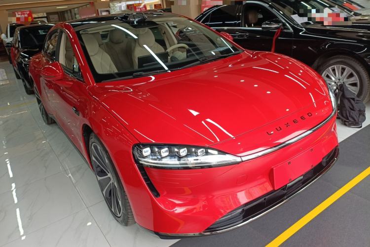 Used Hima Luxeed S7 2025 785 km Ultra