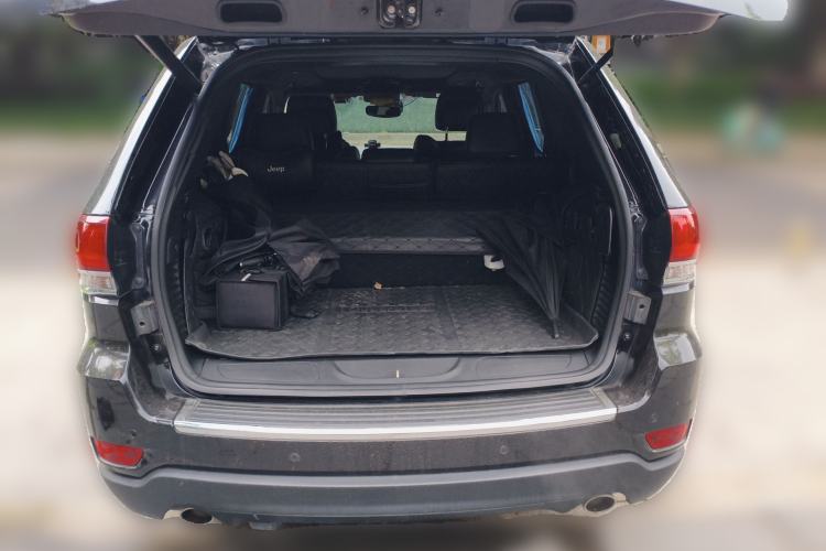 Used Jeep Grand Cherokee 2020 3.0L Elite Navigation Edition Trunk