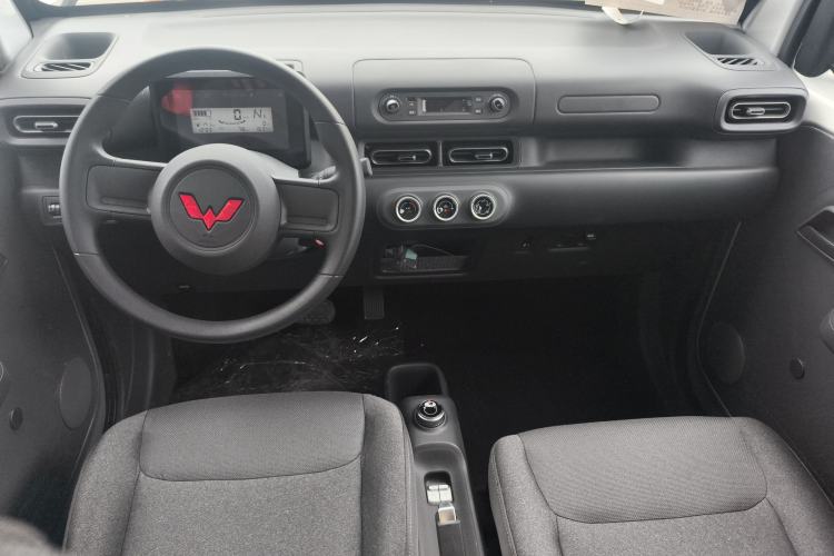 Used Wuling Zhiguang New Energy 2025 Comfort Model Center Console