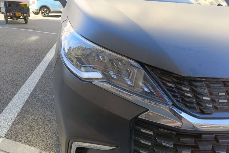 Used SAIC MAXUS Dajia 5 2022 520 km Enjoyment Version Six Seats
