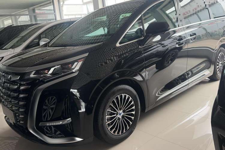 Used Denza D9 2024 DM-i 980 Four-Wheel Drive Prestige Model Exterior 5