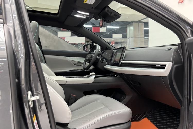 Used CHANGAN UNI-T 2023 Second-Generation 1.5T Prestige Model Exterior 5