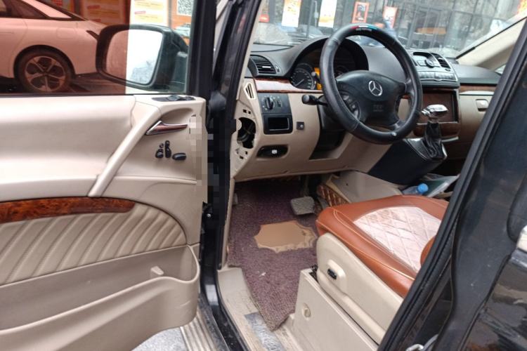 Used Mercedes-Benz Viano 2010 2.5L Luxury Edition