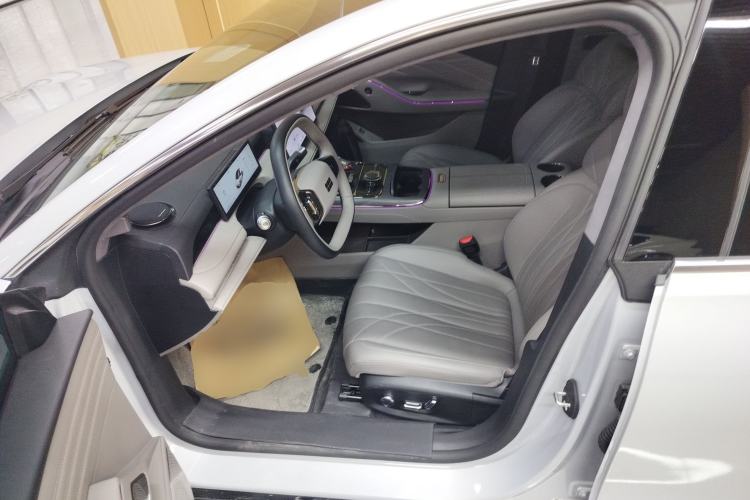 Used Geely Galaxy Galaxy 8 2025 130km EM-P Starship Edition
