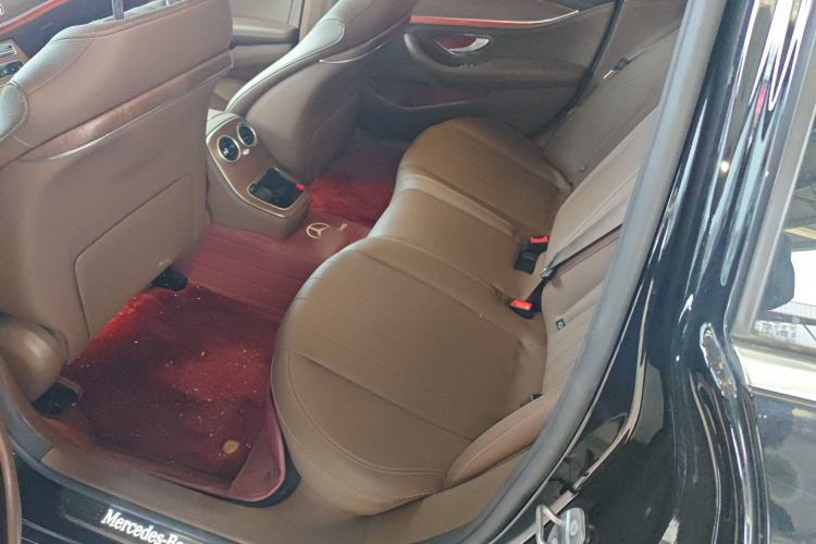 Used Mercedes-Benz E-Class 2023 Updated E 300 L Fashion Edition Left Rear Seat