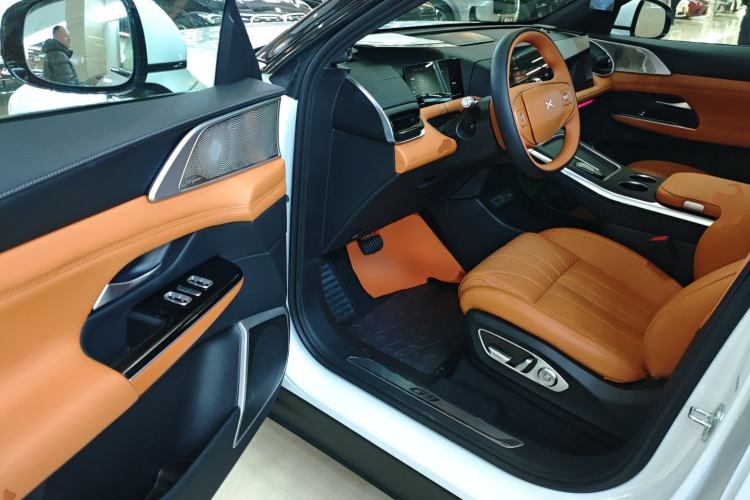 Used XPeng G9 2025 625 Long-Range Max Driver Seat