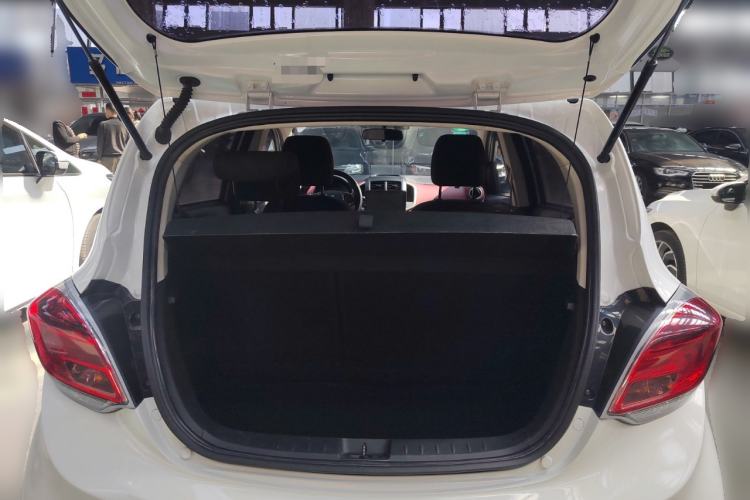 Used CHANGAN Benni 2015 1.4L IMT Luxury Model China V Standard
