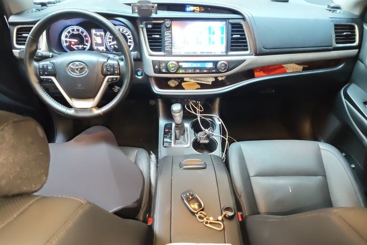 Used Toyota Highlander 2018 2.0T Four-Wheel Drive Luxury Version 7 Seats China VI Standard Interior 2