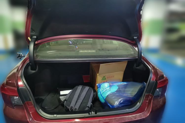 Used Toyota Reiz 2013 2.5V Supreme Edition Trunk